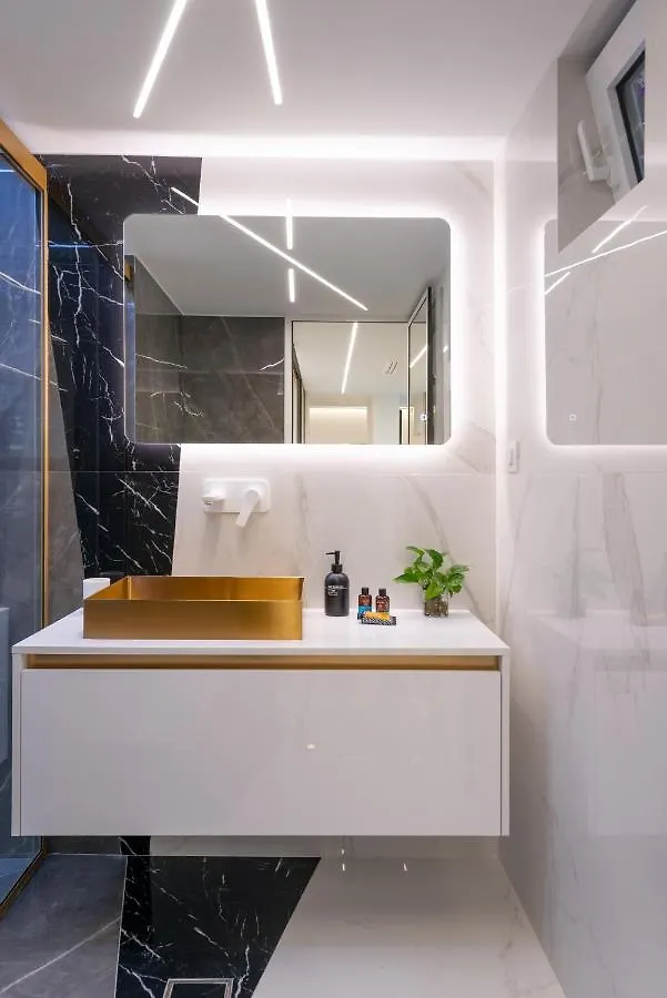 H Experience Spectacular Rooftop Loft Iraklion Appartement